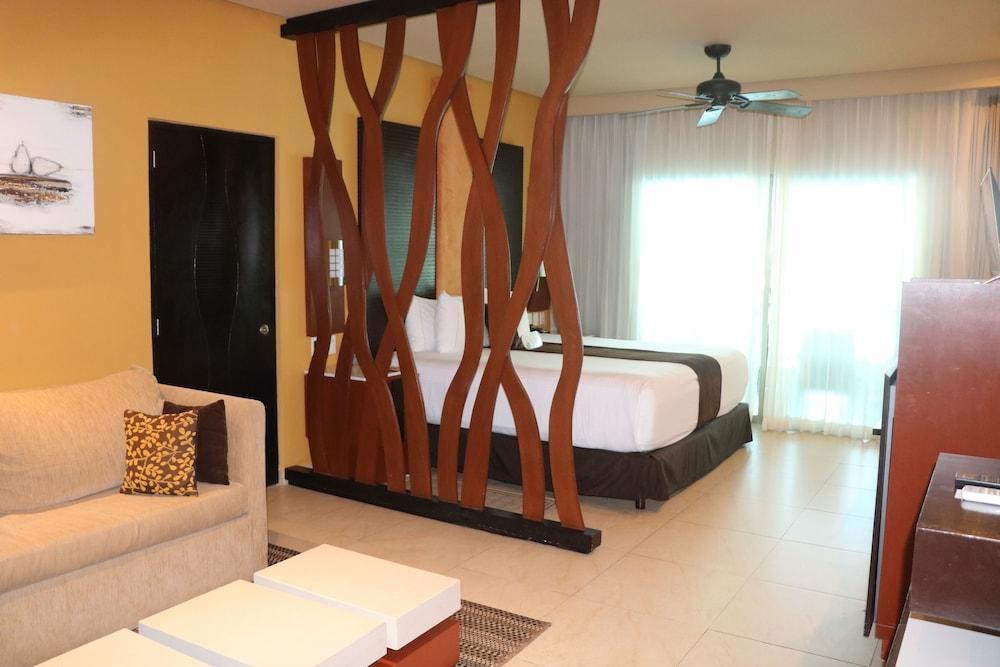 Generations Riviera Maya Family Resort Catamaran, Water Park & More Inclusive Puerto Morelos Kültér fotó